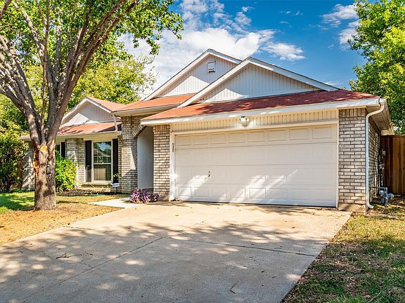 3rd image of 7016 Fall Creek Ct