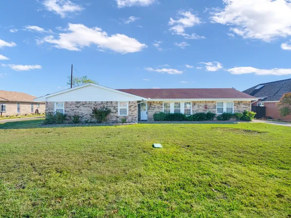 6904 Coral Ln, Sachse, TX 75048