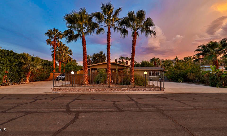 1st image of 70121 Sun Valley Dr
