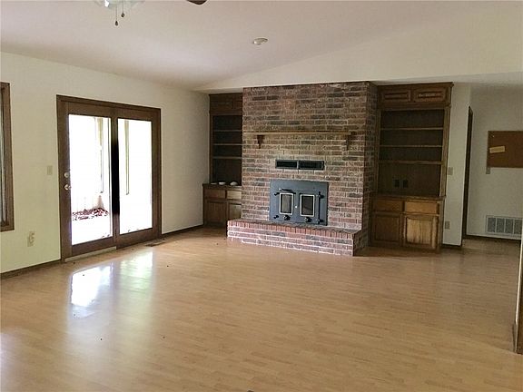 3rd image of 44 Knighton Dr