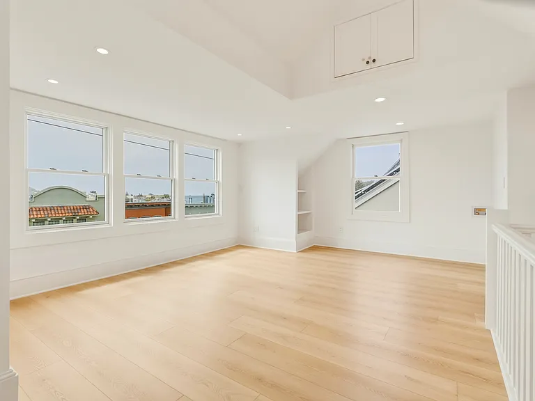 244 16th Ave — Photo 32