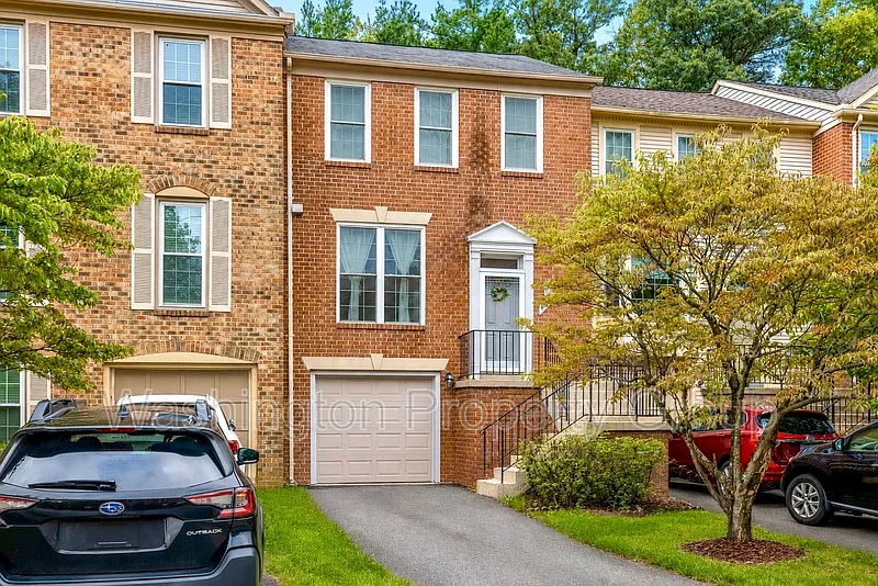 4267 Fox Lake Dr