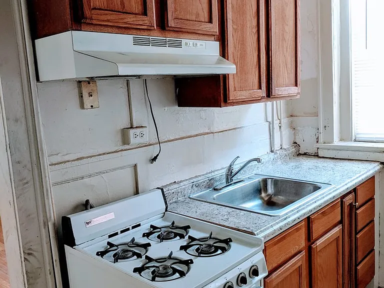 1128 W. Grace St.* — Photo 14
