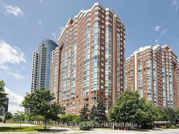325 Webb Dr, Mississauga, ON