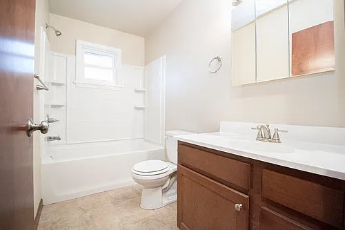 2731 Glendale Ave #J — Photo 15