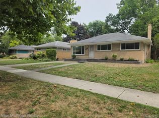 24010 Rensselaer St, Oak Park, MI 48237