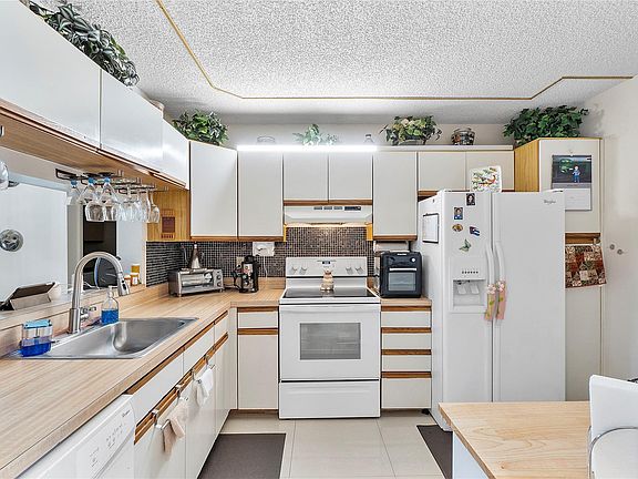 3rd image of 3150 NW 42nd Avenue #E103