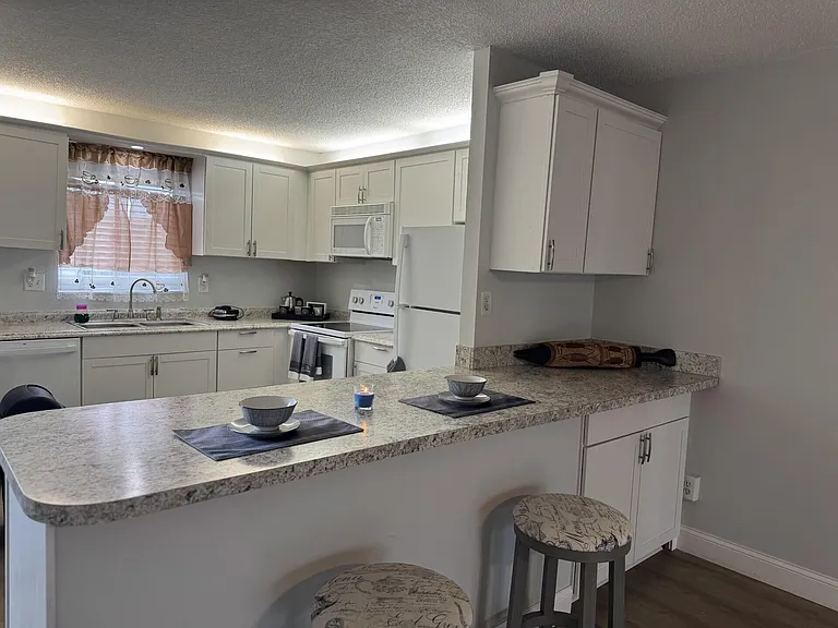 1310 NE 14th Ct #K19 — Photo 16