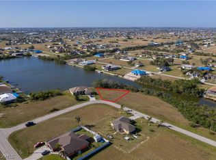 1902 NE 23rd Pl, Cape Coral, FL 33909