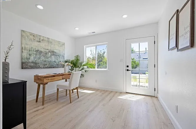 2221 Jefferson Ave — Photo 11