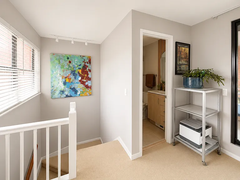 3rd floor bedroom / home office with full bath 
New installed Mini split on 3rd floor