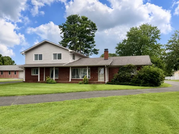 335 Robins St, Lawrenceburg, TN 38464