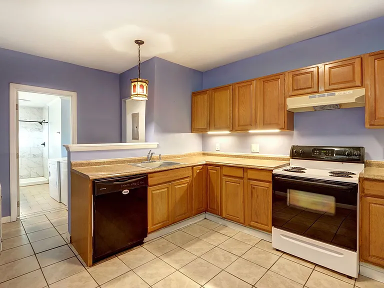 730 E Anderson St — Photo 12