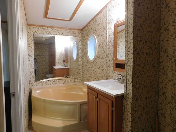 4th image of 113 Washington St #17