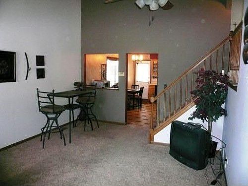 3rd image of 334 N Elmwood Ave