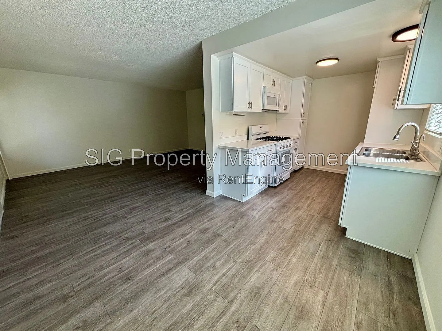 2 bed, 1.0 bath, 934 sqft, $2,450 — Photo 1