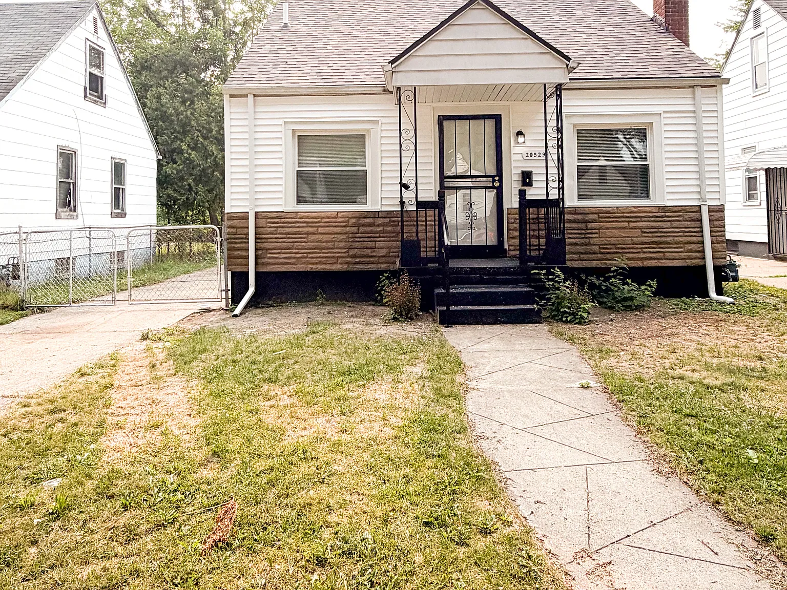 20529 Westphalia Street - 1 — Photo 1