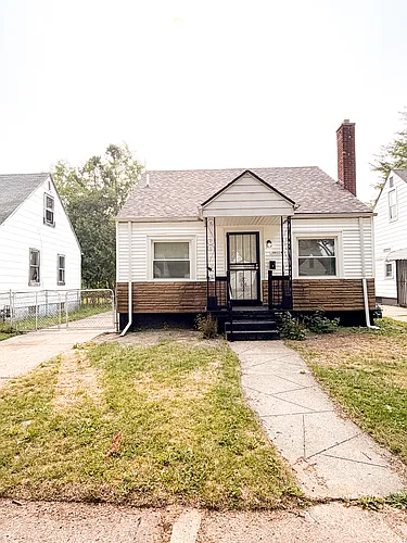20529 Westphalia St Photo 1