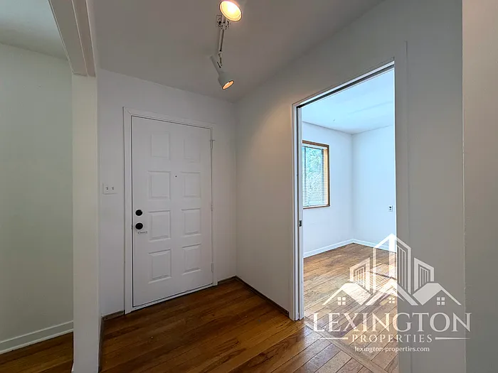 3561 David Way — Photo 5