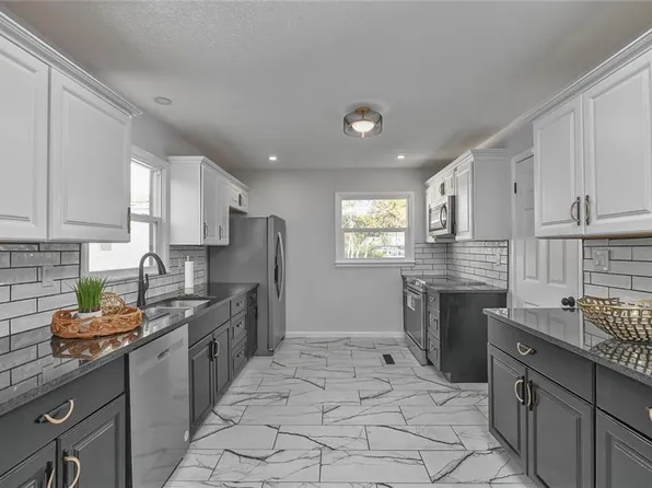 10826 Wornall Rd, Kansas City, MO 64114