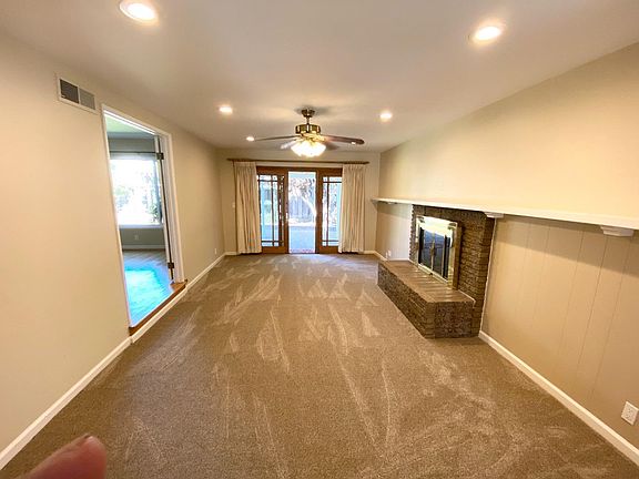 5th image of 536 Barto St