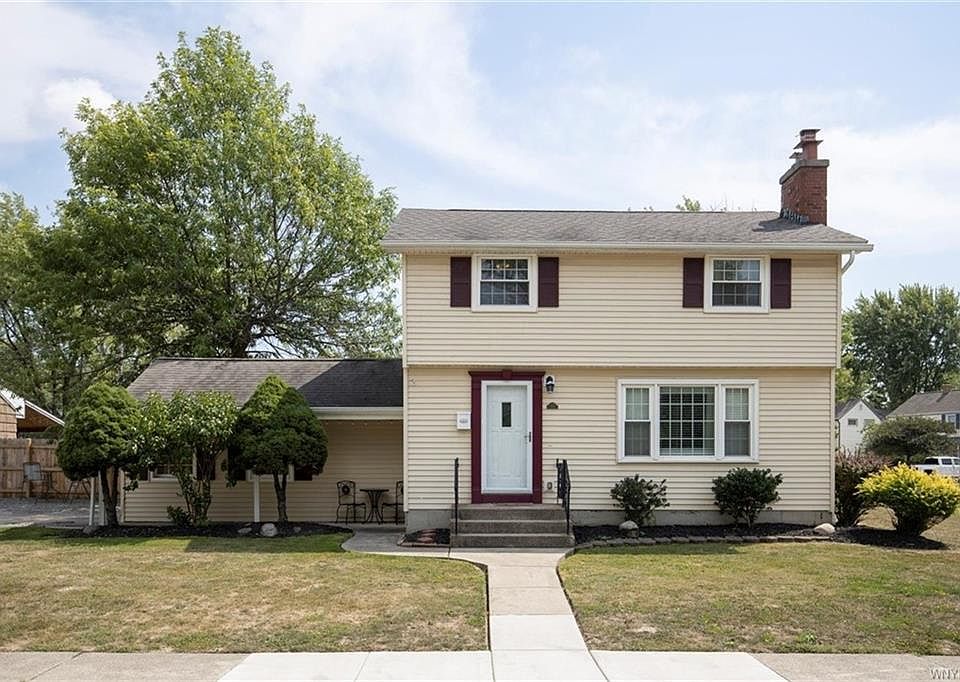 1st image of 35 Brookville Dr