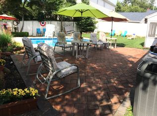 70 Rose Ave, Staten Island, NY 10306