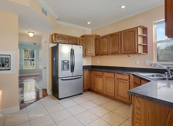 3rd image of 2728 Ivy Pl
