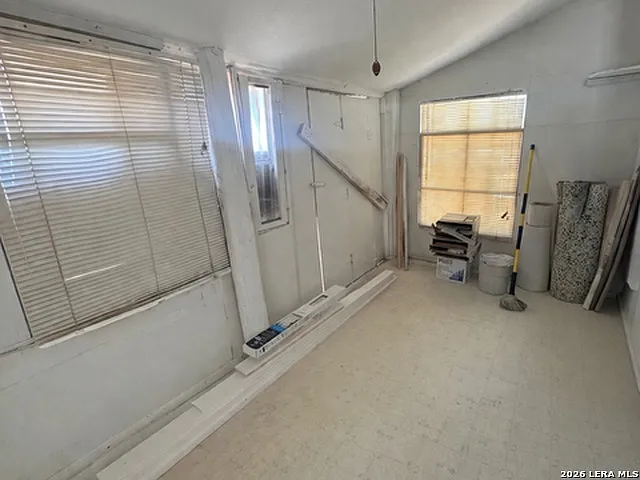 217 N Park Ave — Photo 14