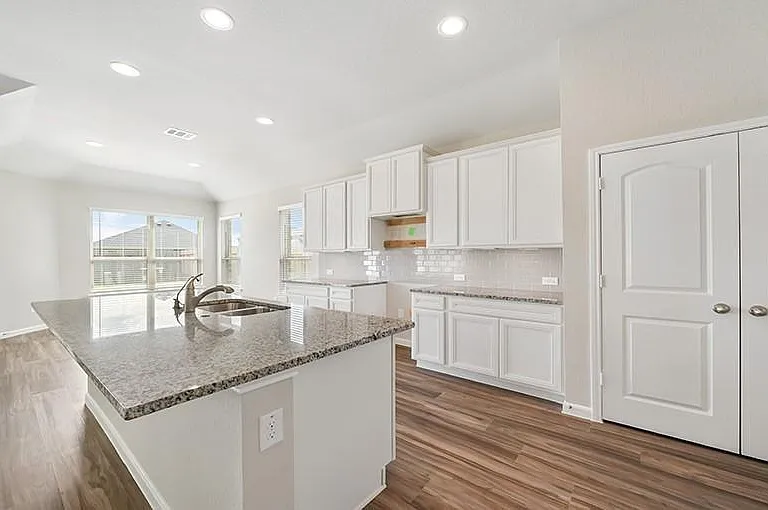 27943 Parkside Creek Dr — Photo 3