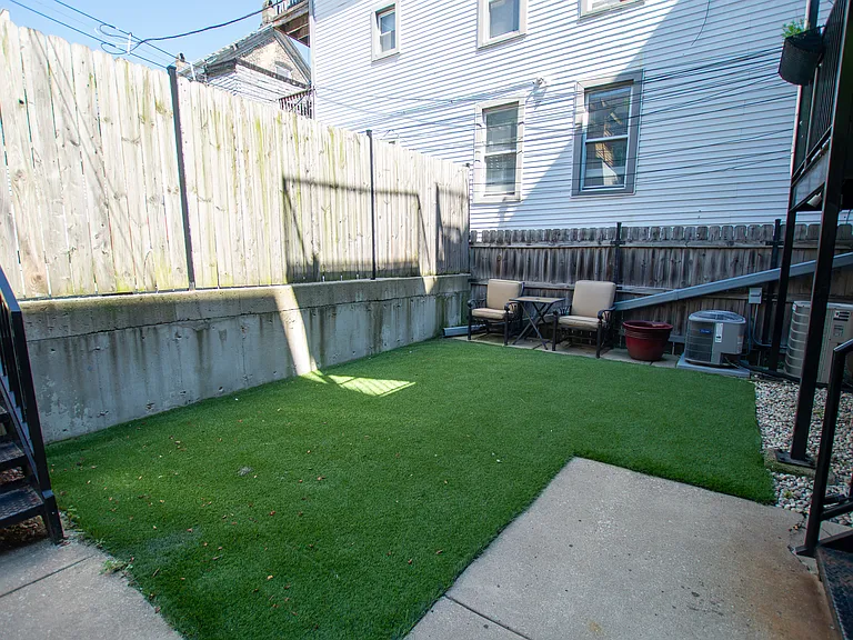 1032 N Marshfield Ave #2F — Photo 16