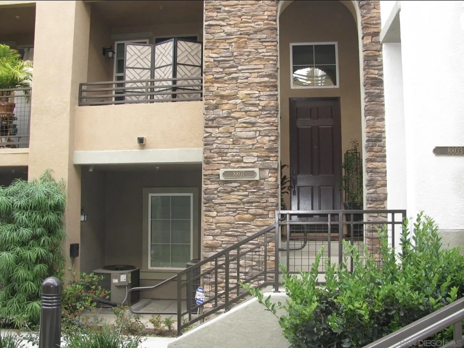 2 bed, 2.0 bath, 1128 sqft, $3,275 — Photo 1