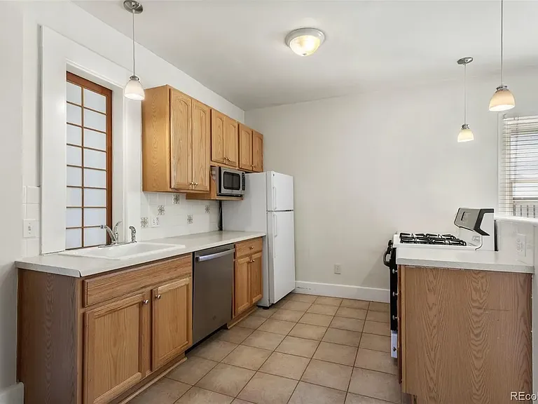 914 E Iowa Ave — Photo 22
