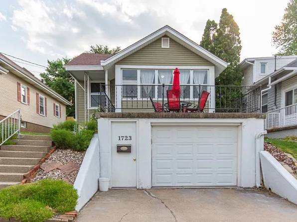 1723 Lawndale St, Dubuque, IA 52001