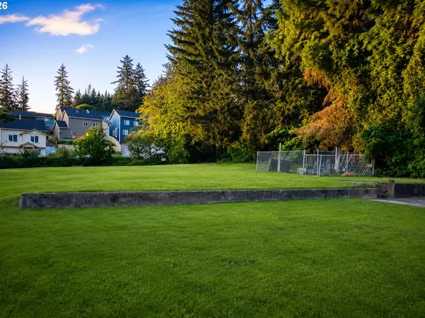 14103 SE Harold St, Portland, OR 97236