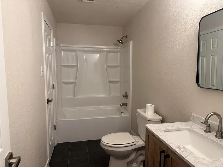 160 Cooper St — Photo 15
