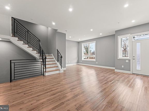 5th image of 257 E Sharpnack St