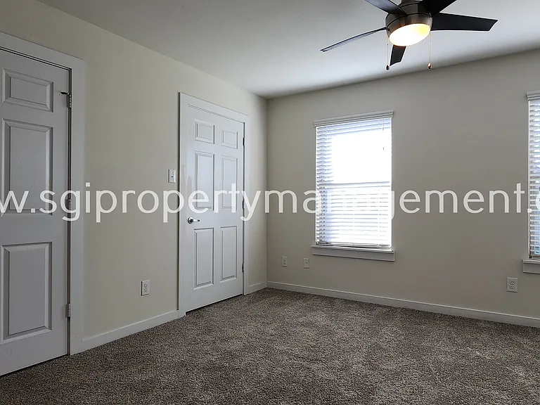 931 Robineta Ln — Photo 10