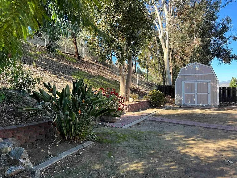 1282 Whitsett Dr — Photo 22