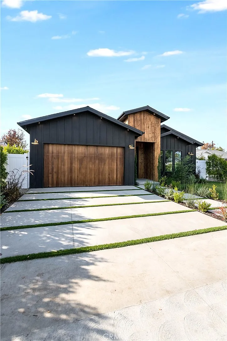 4 bed, 4.5 bath, 3000 sqft, $15,000 — Photo 3