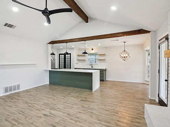 5th image of 221 Ginger Ln
