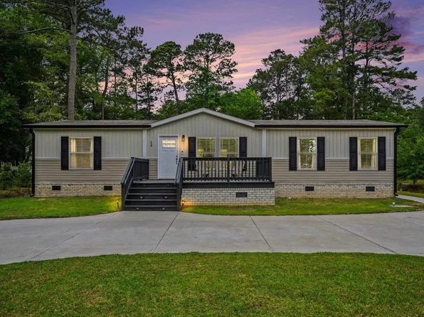 335 Ridgewood Dr. NW, Calabash, NC 28467