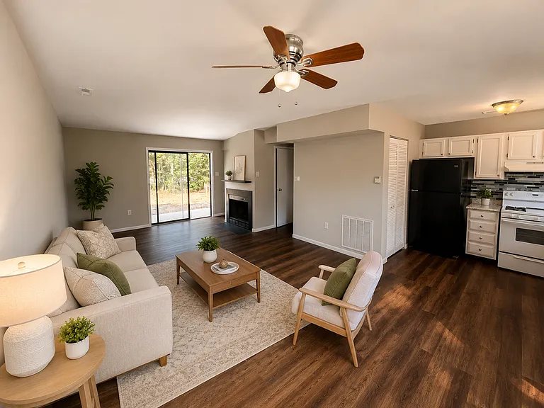 13 Townhouse Ln — Photo 2