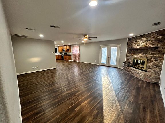 2nd image of 1616 Summer Place Cir