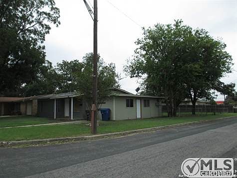 2nd image of 1923 Dellcrest Dr