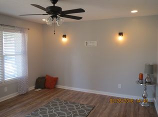 202 Eppingdale Dr, Spring Lake, NC 28390