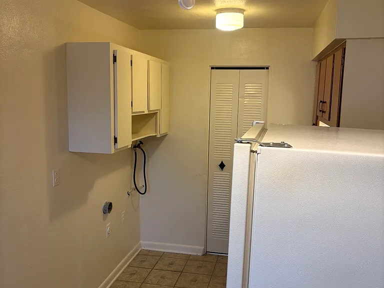 1747 Tuttle Ave #B — Photo 3