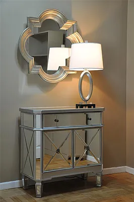 Sold by R New York | media 1