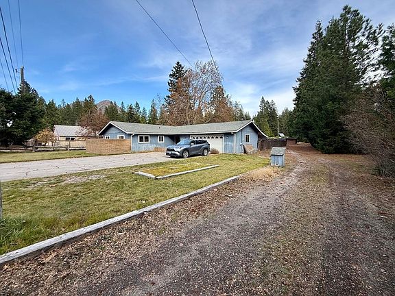 3rd image of 1400 Davis Place Rd