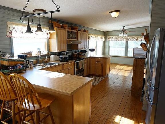 3rd image of 9075 Westenbarger Dr